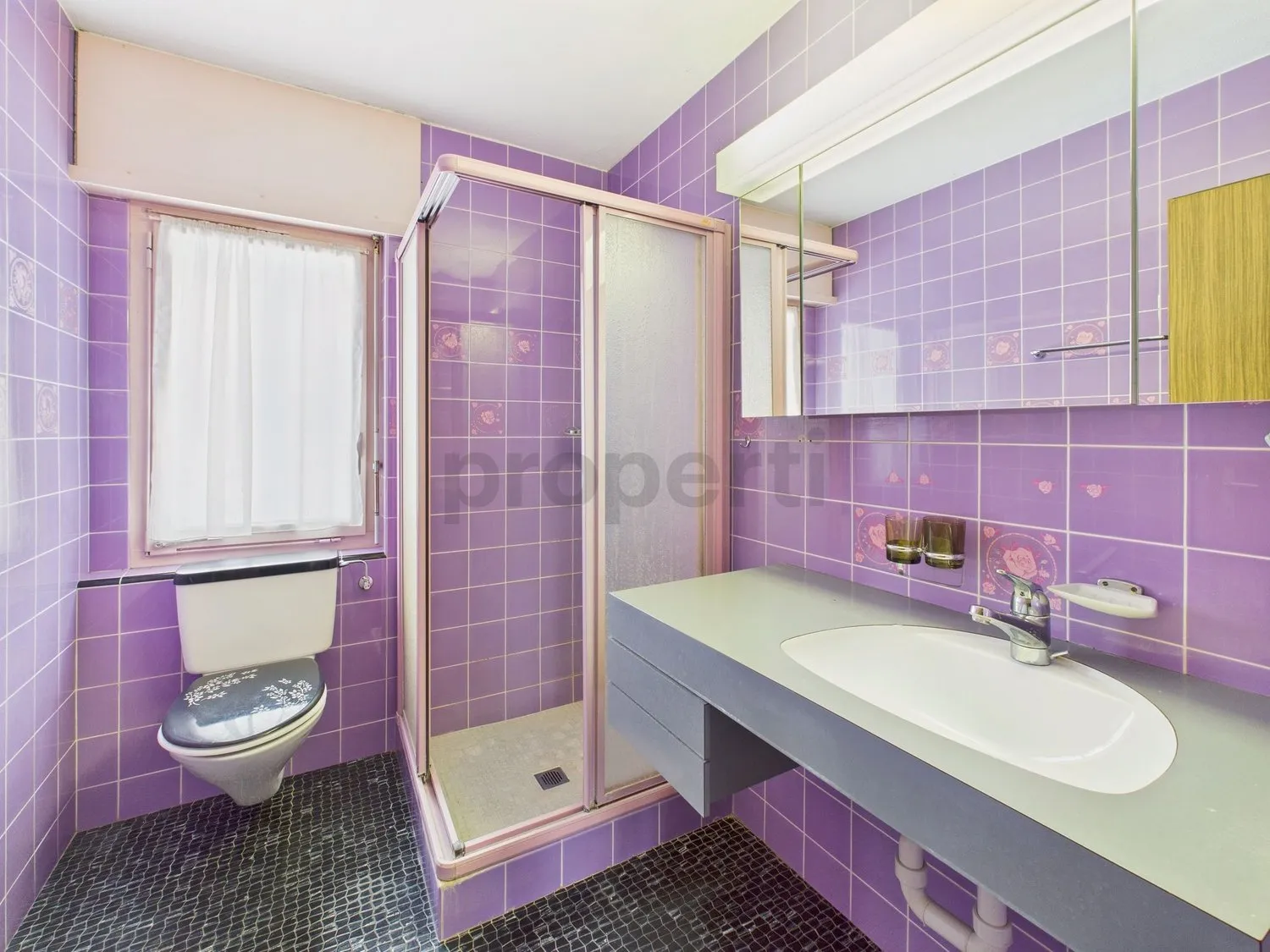 Grosszuegiges 6.5-Zimmer Einfamilienhaus mit Garten an einzigartiger Lage an der Aare in Interlaken