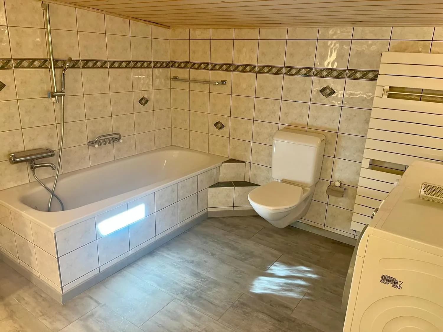 Moderne 6.5-Zimmer Wohnung in Rohrbachgraben