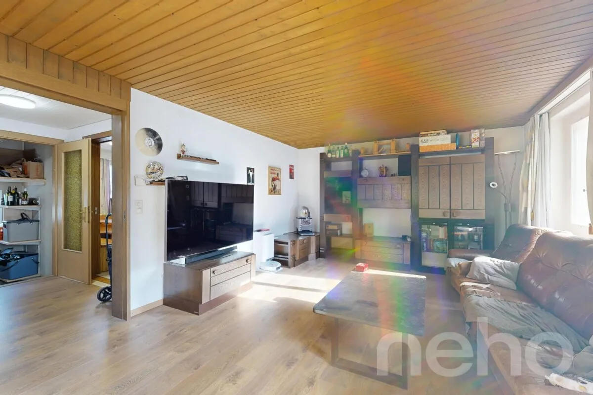 Familienfreundliches Haus mit grossem Garten und Umbaupotential