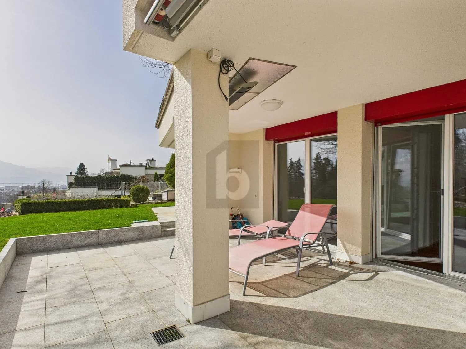 ZEITLOS, MODERN MIT SEEBLICK