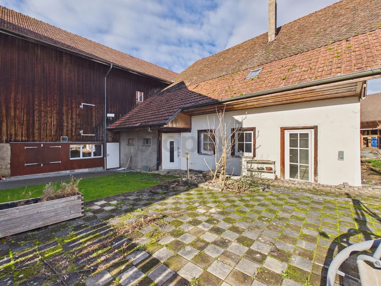 4-Zimmer-Bauernhaus mit Nähe zu Schulen und ÖV, Wegenstetten