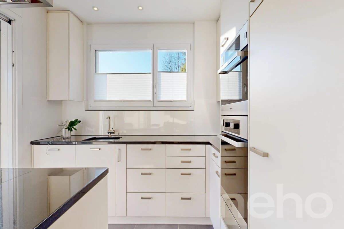 Moderne 4.5 Zimmer Terrassenwohnung mit traumhafter Aussicht