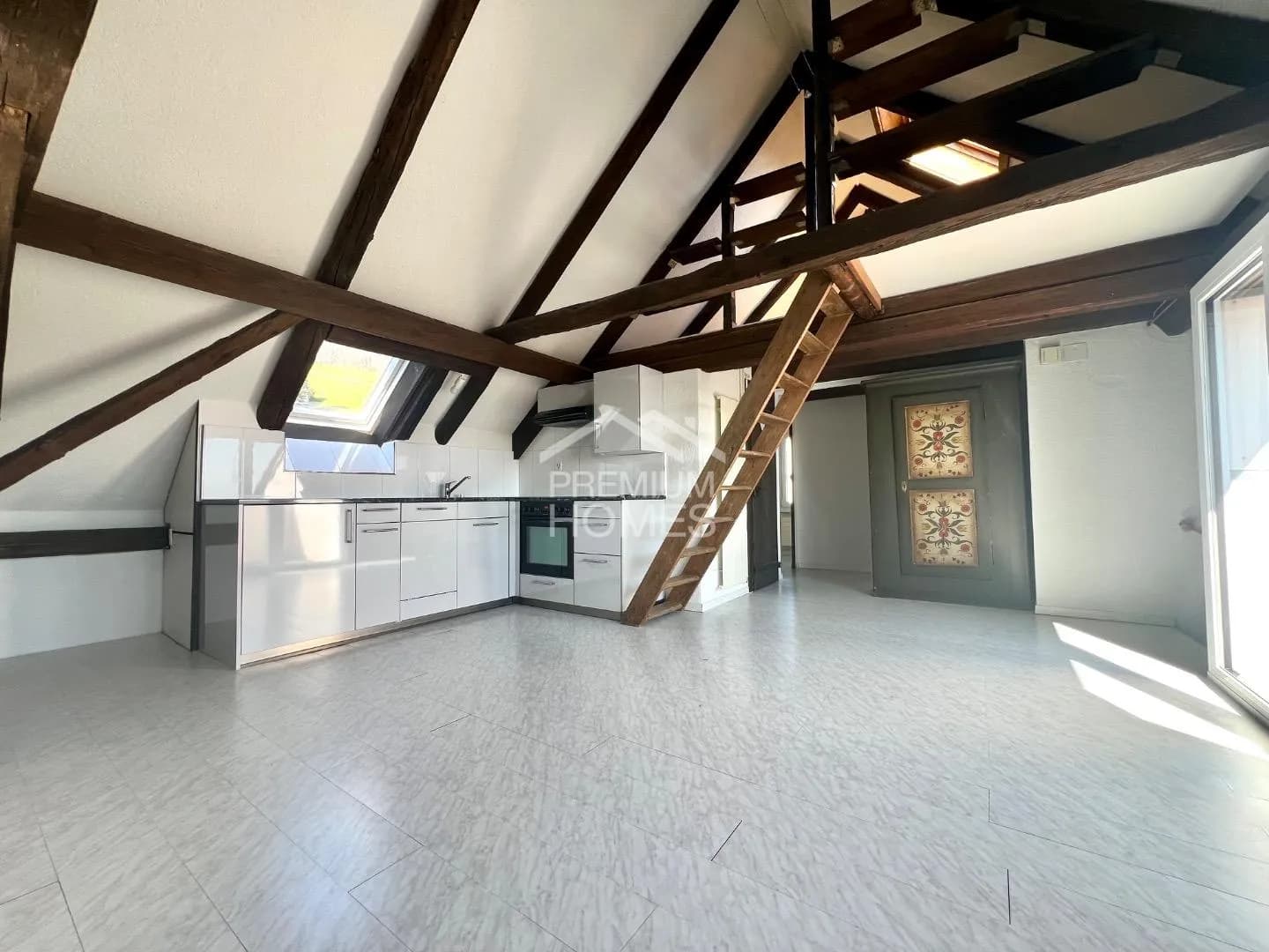 Rarität mit Weitsicht: MFH mit Baulandreserve und Bergblick