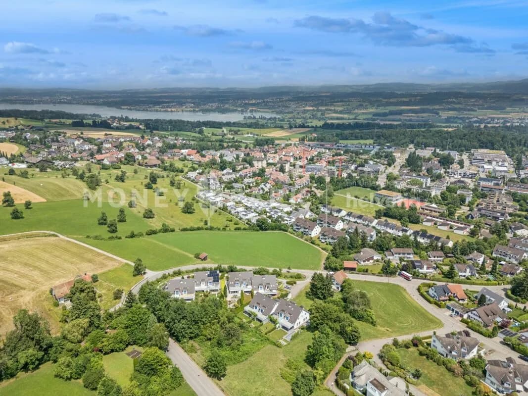 Wohnen mit Aussicht - Gepflegtes 5.5-Zimmer-Haus am Pfannenstiel