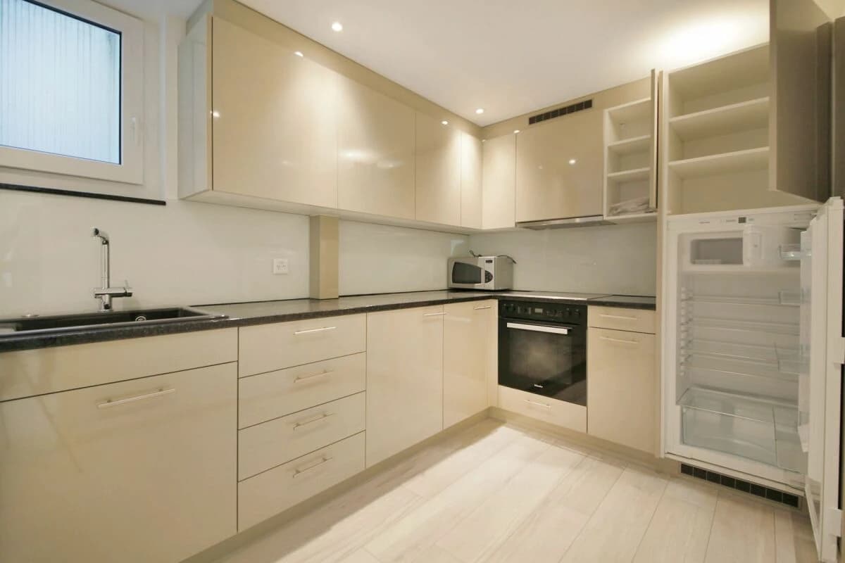 Gehobene 2.5-Zimmerwohnung mit riesigem Garten!