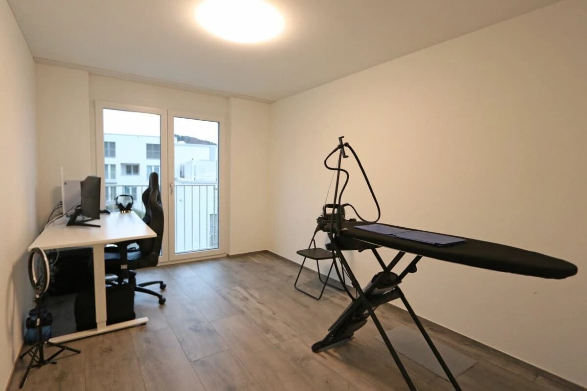 Grosszügige 4.5 Zimmer-Wohnung mit Balkonverglasung