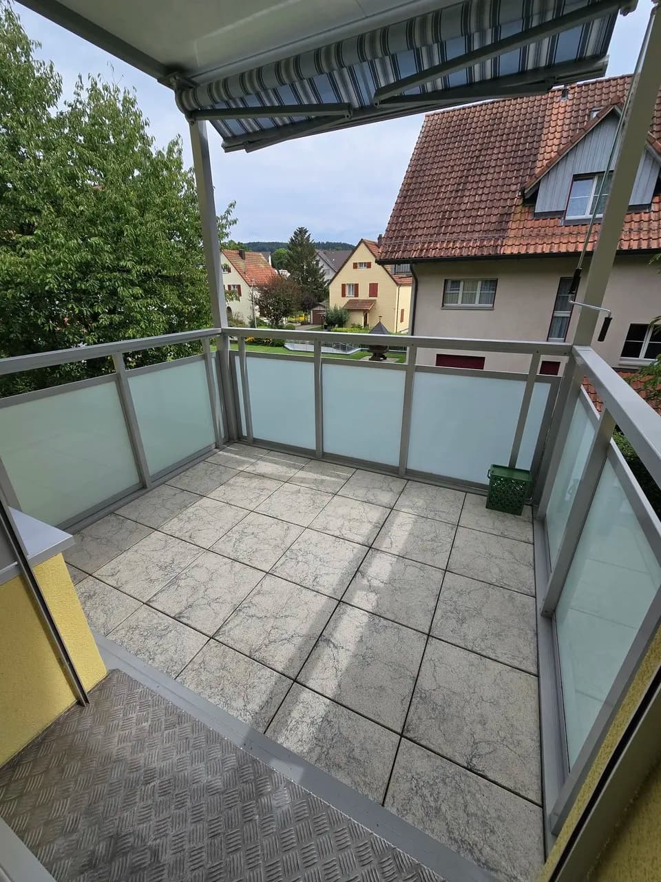 hell - praktisch - zentral