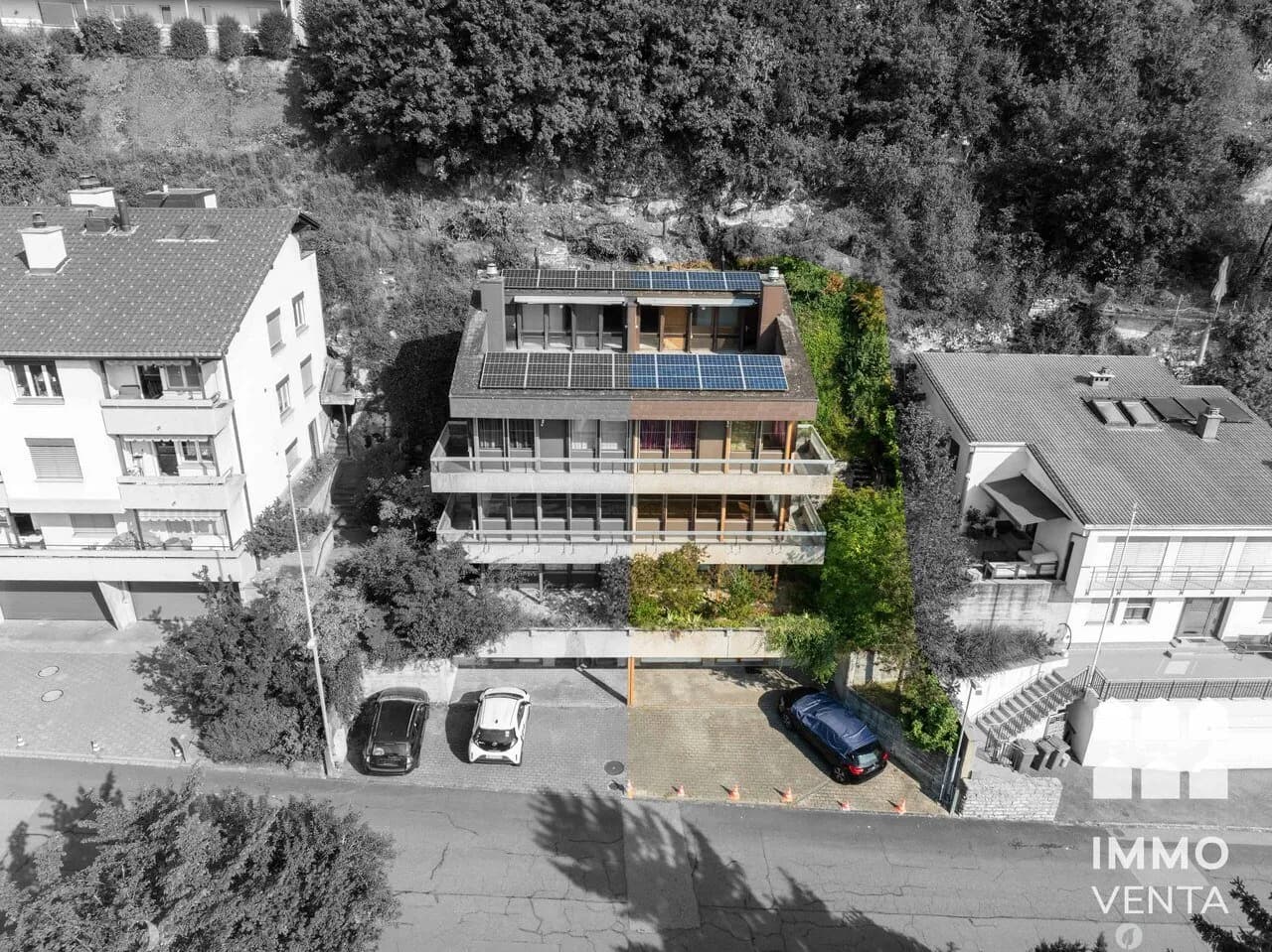 Gestaltungsfreie Haushälfte mit Dachterrasse über Biel