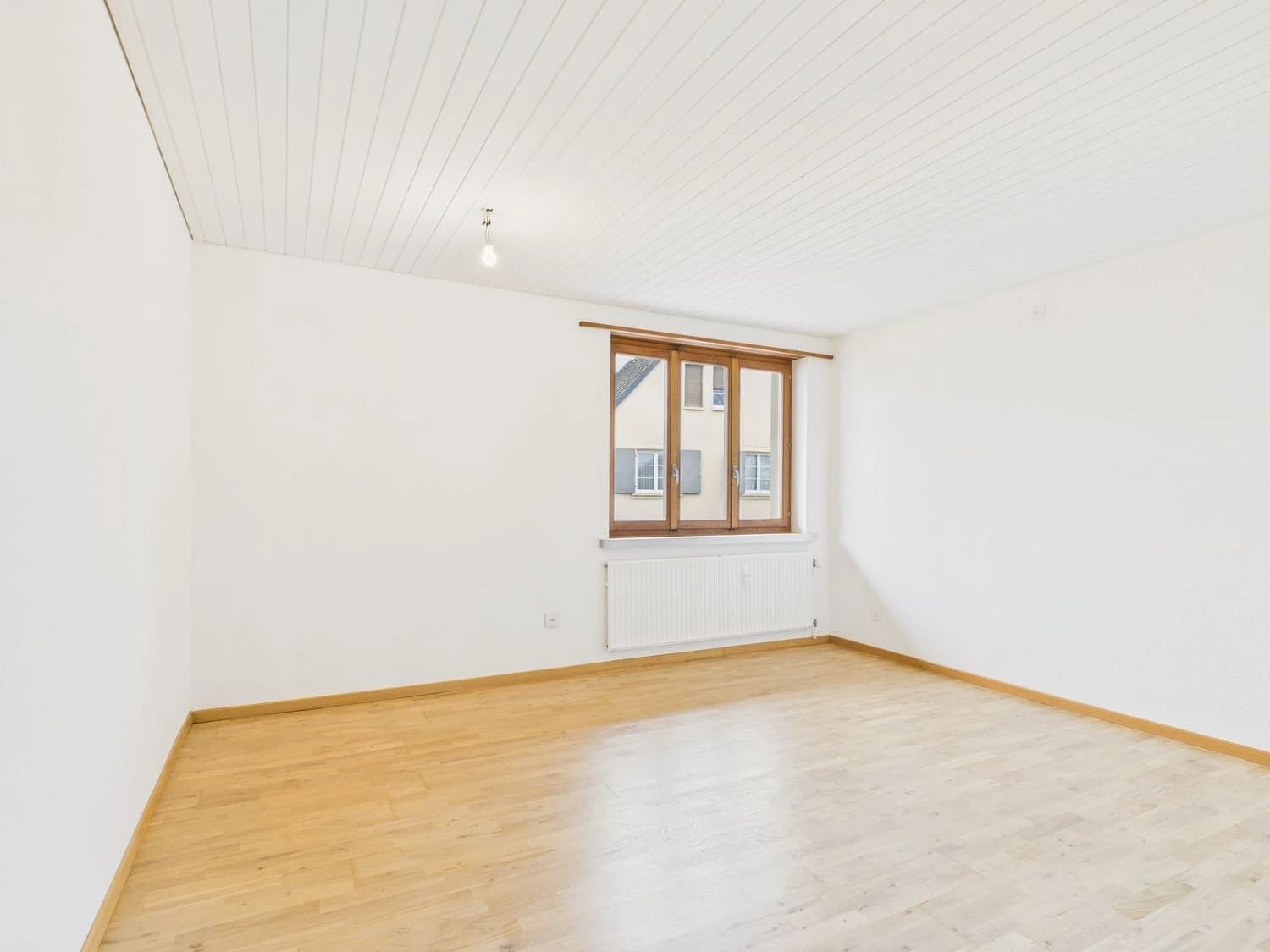 Komplett sanierte 5-Zimmer-Wohnung mit Terrasse in Wenslingen BL