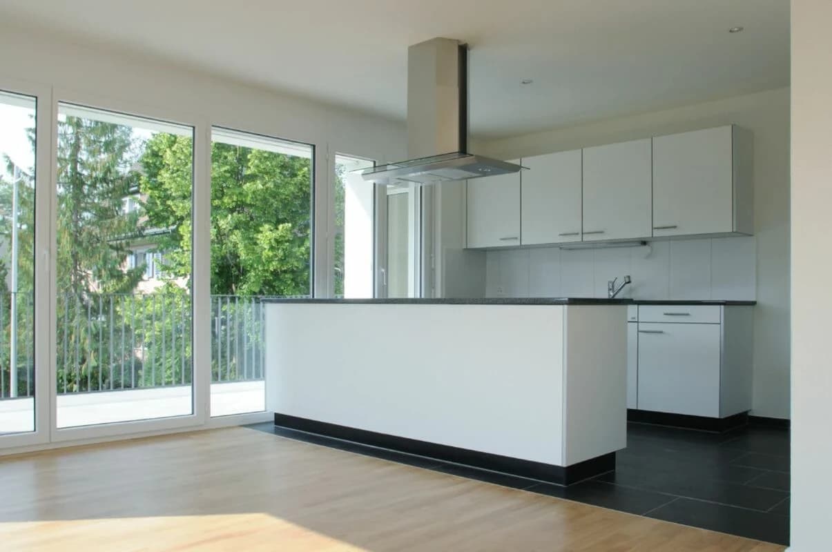 Charmante 4.5-Zimmer-Wohnung in einem ruhigen, gepflegten Quartier - mit sonnigem Balkon und viel Wohnkomfort.