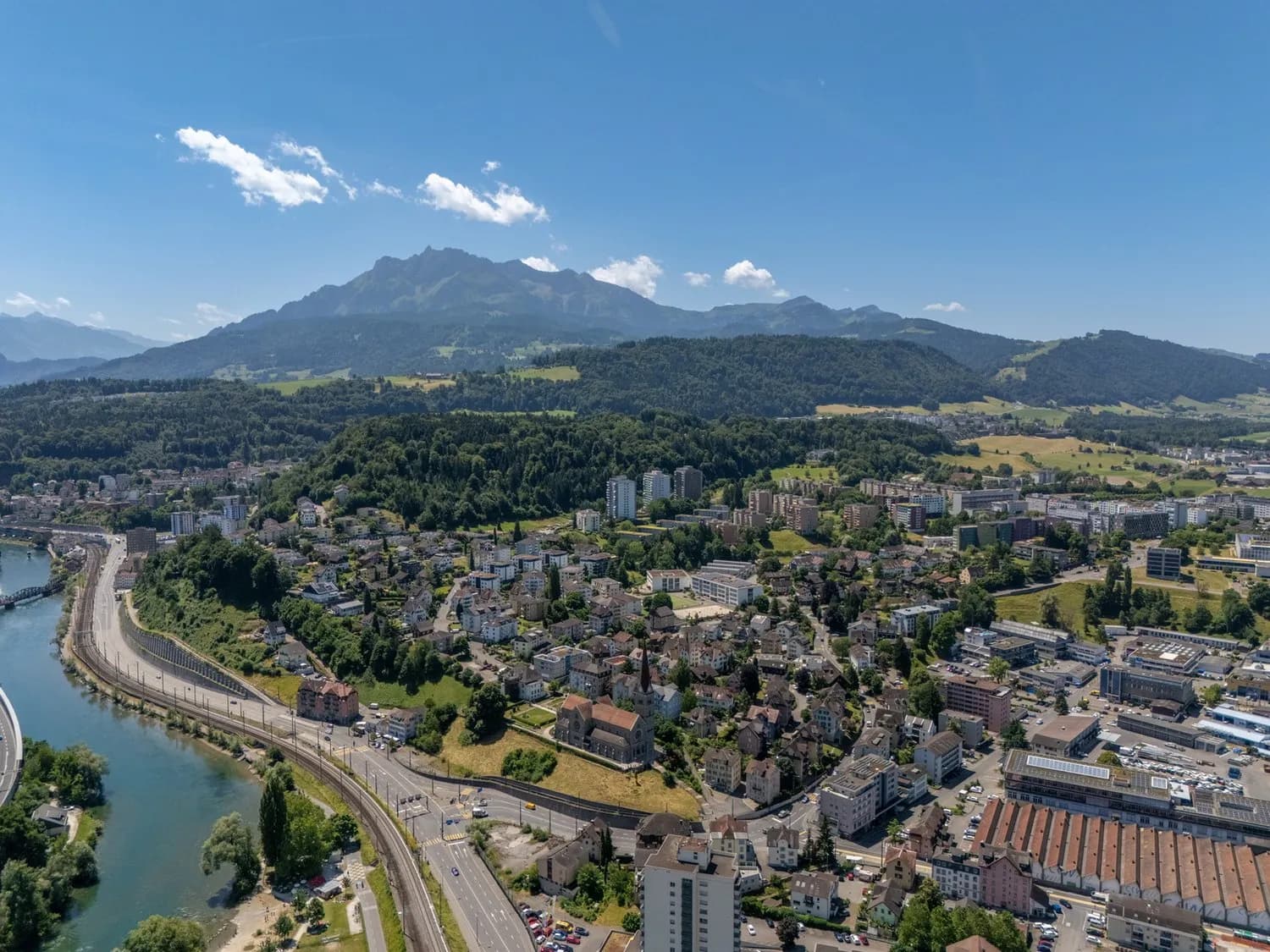 Stadtnahe Eleganz mit Gartenruhe
