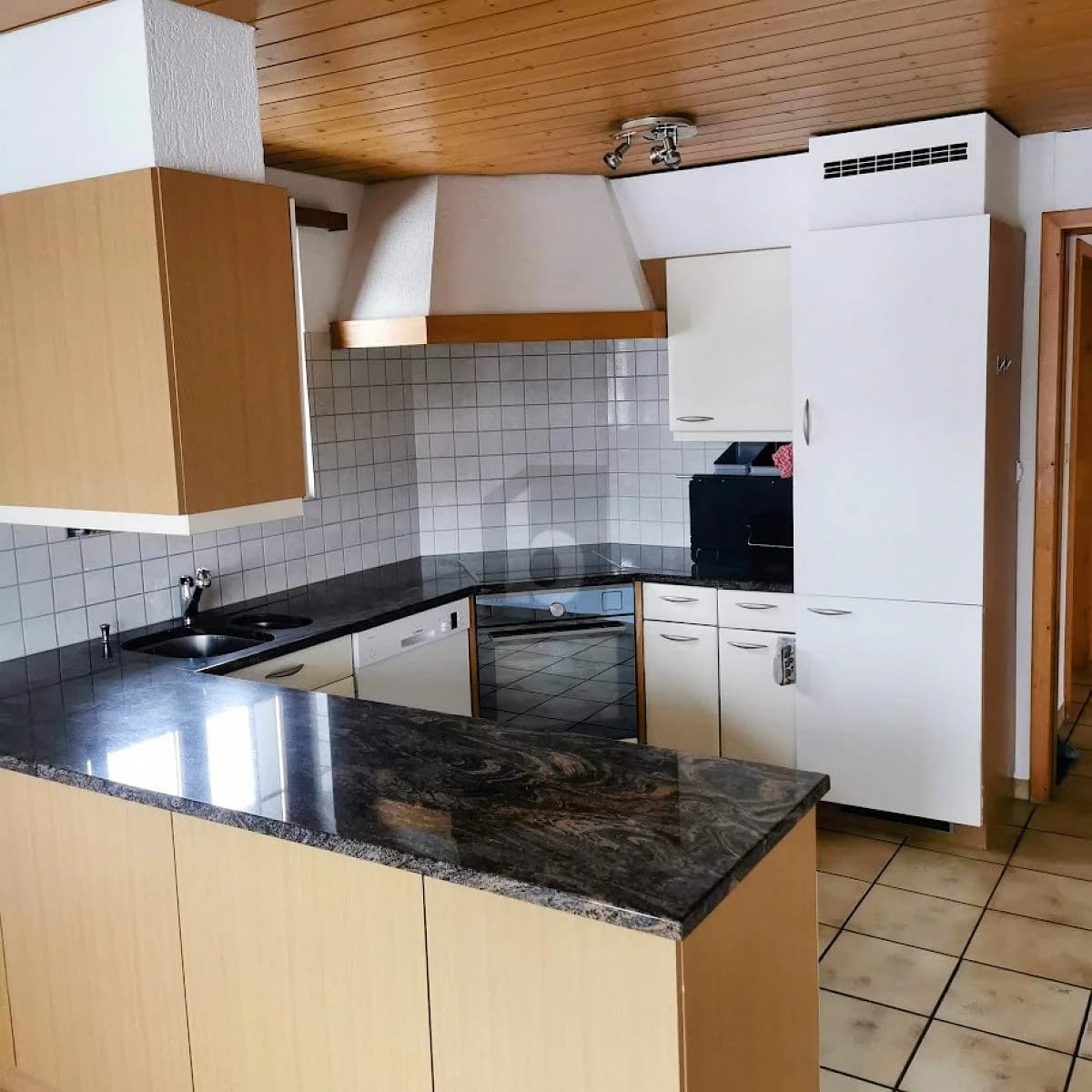 SONNIG, RUHIG UND MIT ALPENBLICK