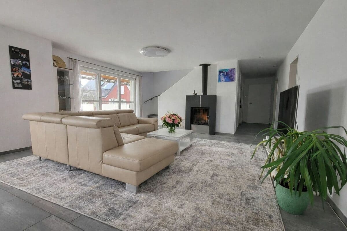 6.5+ Zimmer Dach-Maisonetten Wohnung