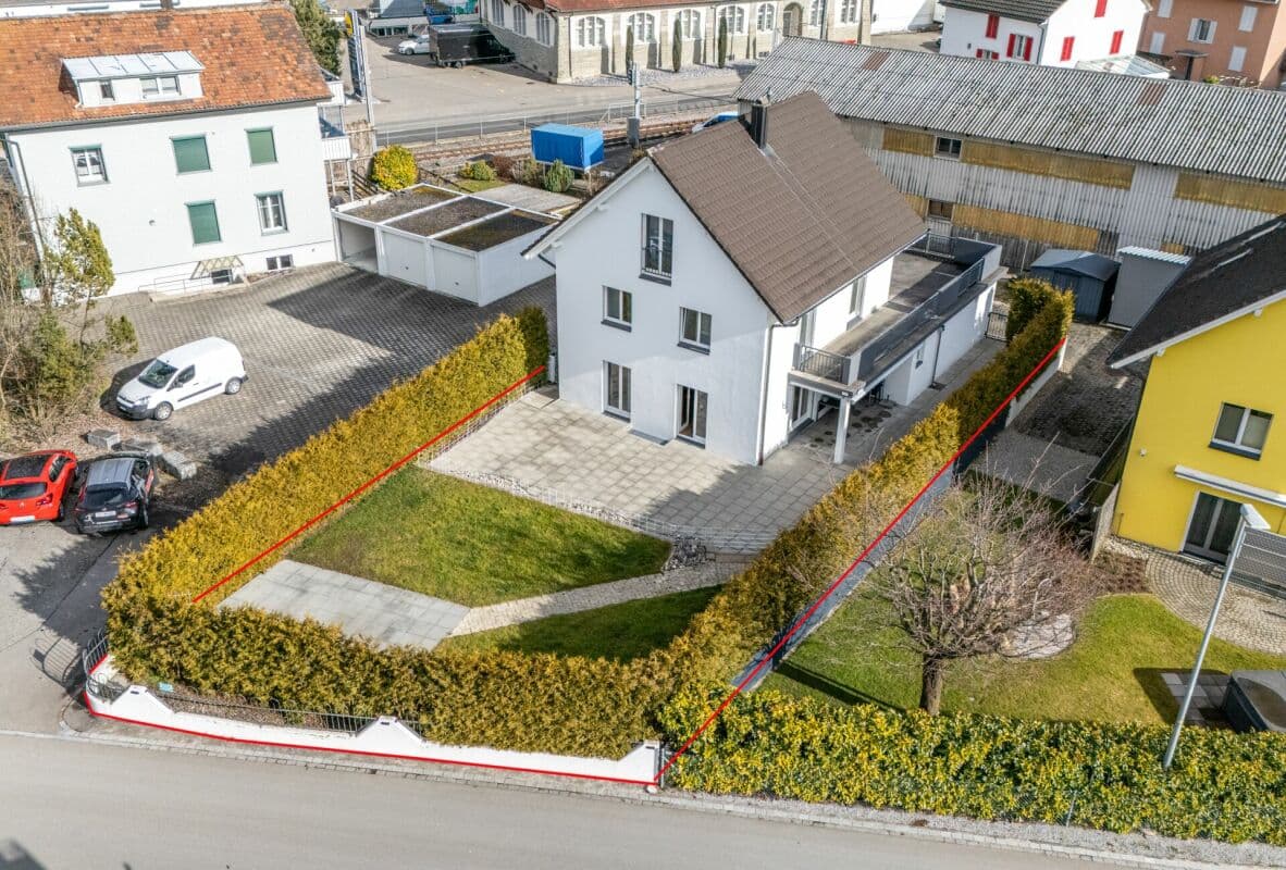 Freistehendes, modernes Einfamilienhaus mit viel Platz für Wohnen, Hobby und Gewerbe