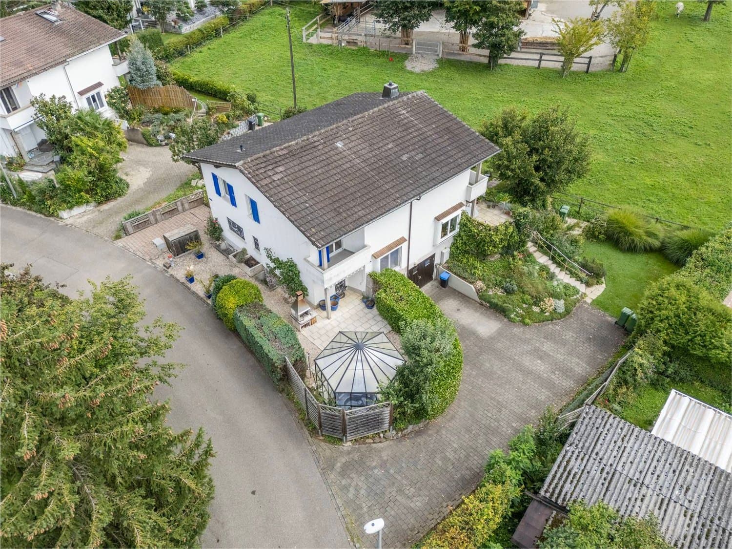 ATTRAKTIVE DOPPELHAUSHÄLFTE IN FAMILIENFREUNDLICHER LAGE