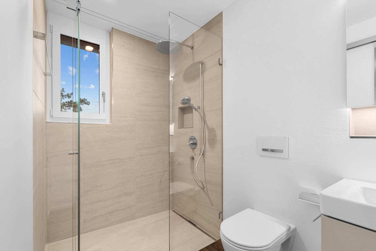 Exklusives Wohnen mit traumhaftem Blick auf den Zürichsee!