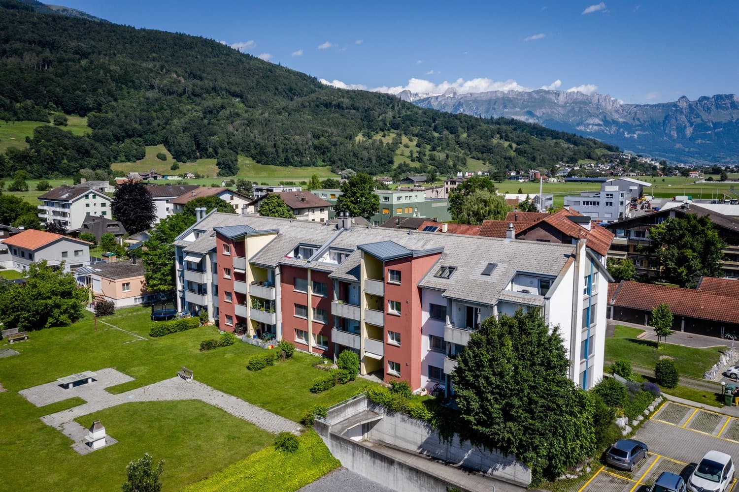 Originelle Maisonette-Wohnung mit 2 Balkone