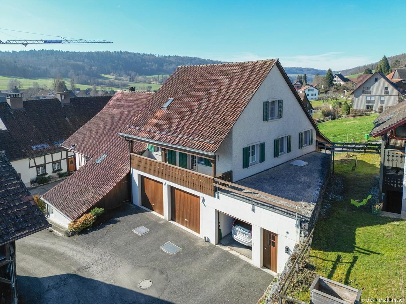 Einzigartige Gelegenheit - zwei Wohnhäuser mit Baulandreserve