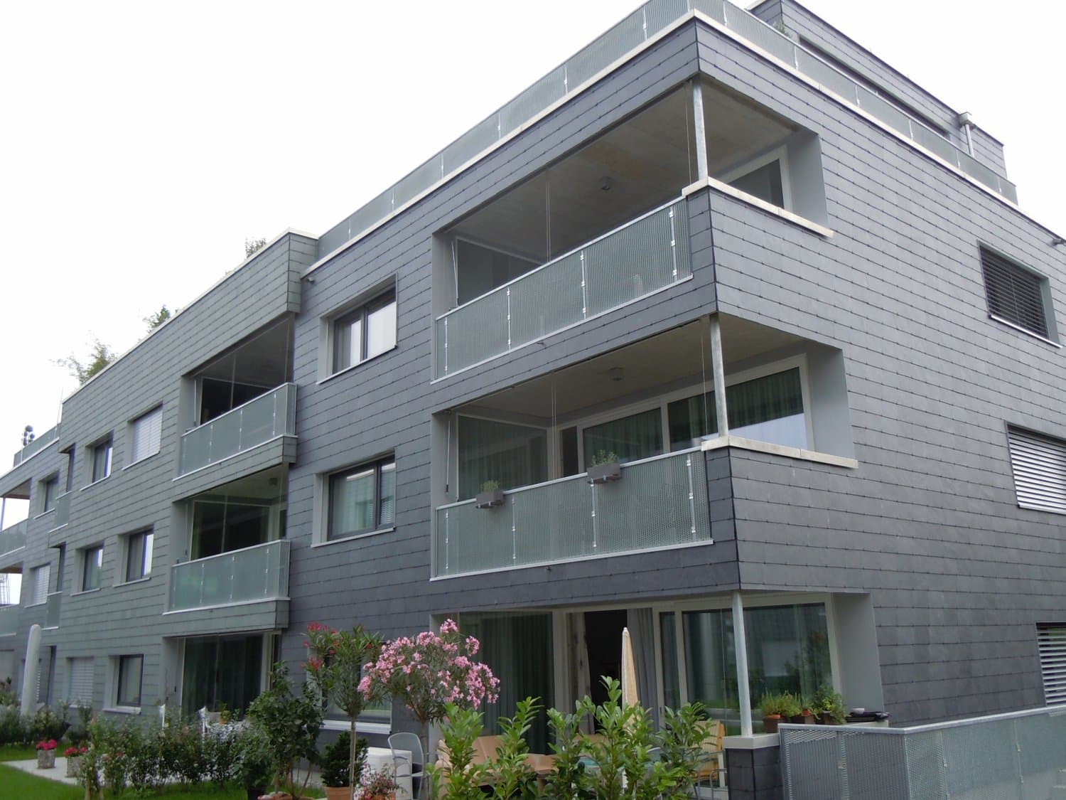 Grosszügige Attika-Wohnung direkt am See!