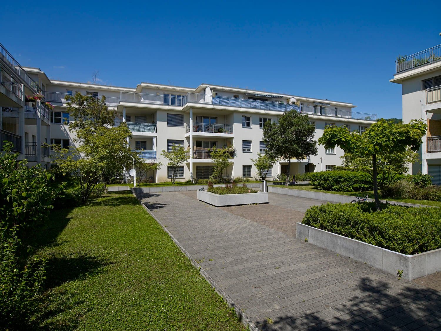 Grosszügige Wohnung mit Balkon