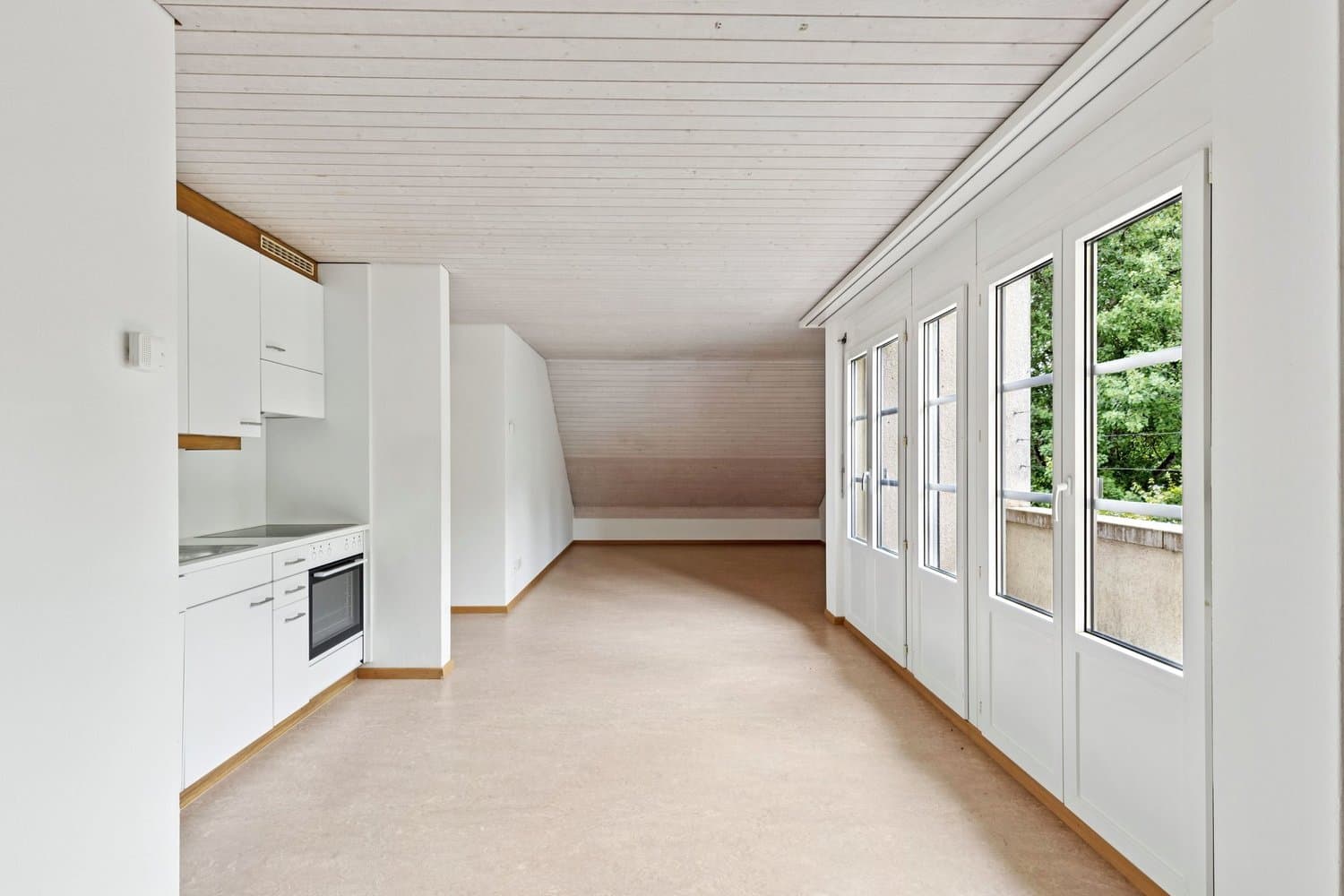 Für Dachwohnungen-Liebhaber! *Mieten ohne Kaution*