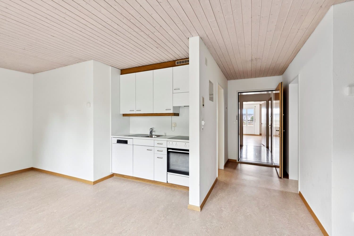 Für Dachwohnungen-Liebhaber! *Mieten ohne Kaution*