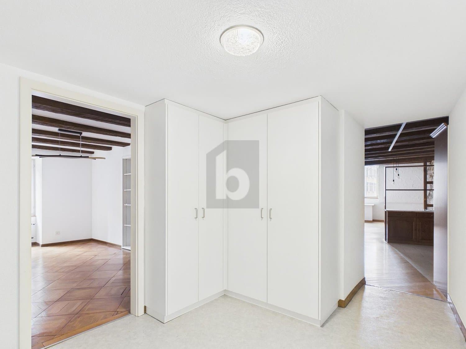 CHARMANT MIT CHEMINÈE