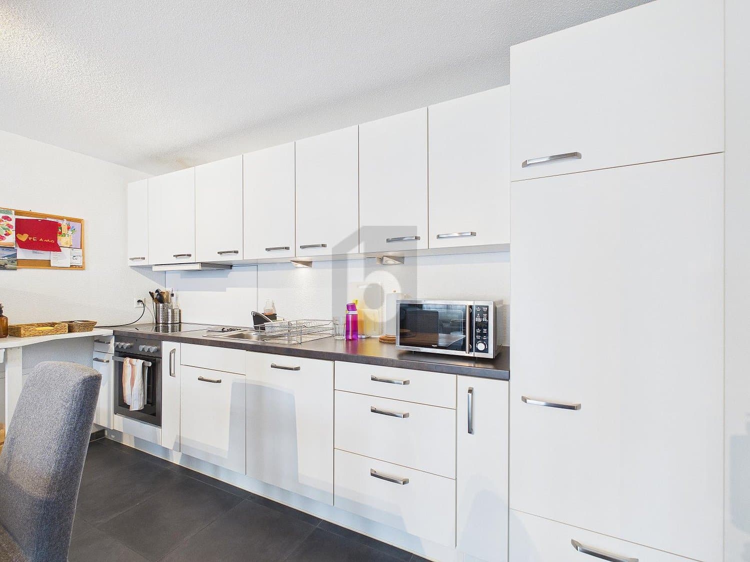 SONNIG, HELL UND FAMILIENFREUNDLICH