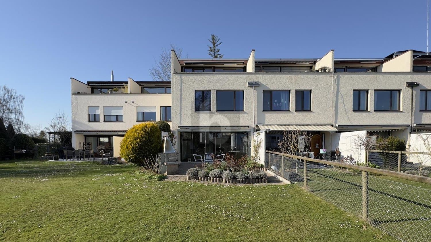 SONNIG, CHARMANT UND VOLLER POTENZIAL