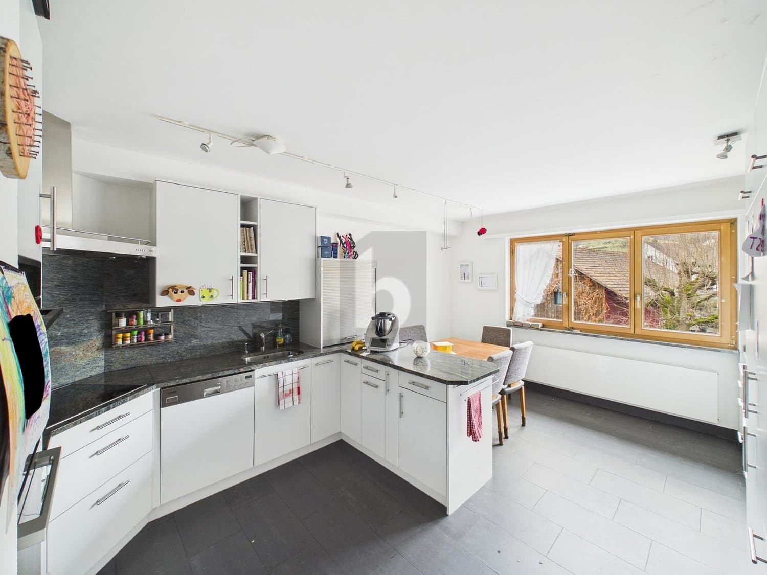 ZENTRAL, LICHTDURCHFLUTET UND FAMILIENFREUNDLICH