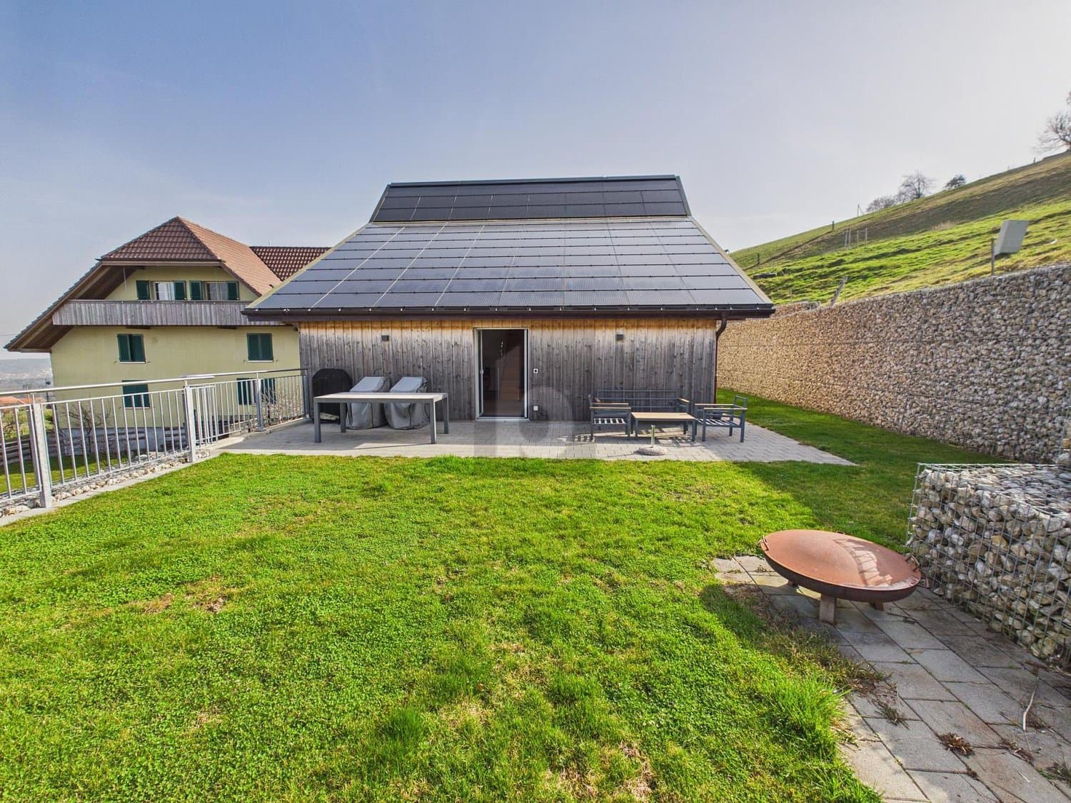 CHARMANT UND GROSSZÜGIG MIT GALERIE