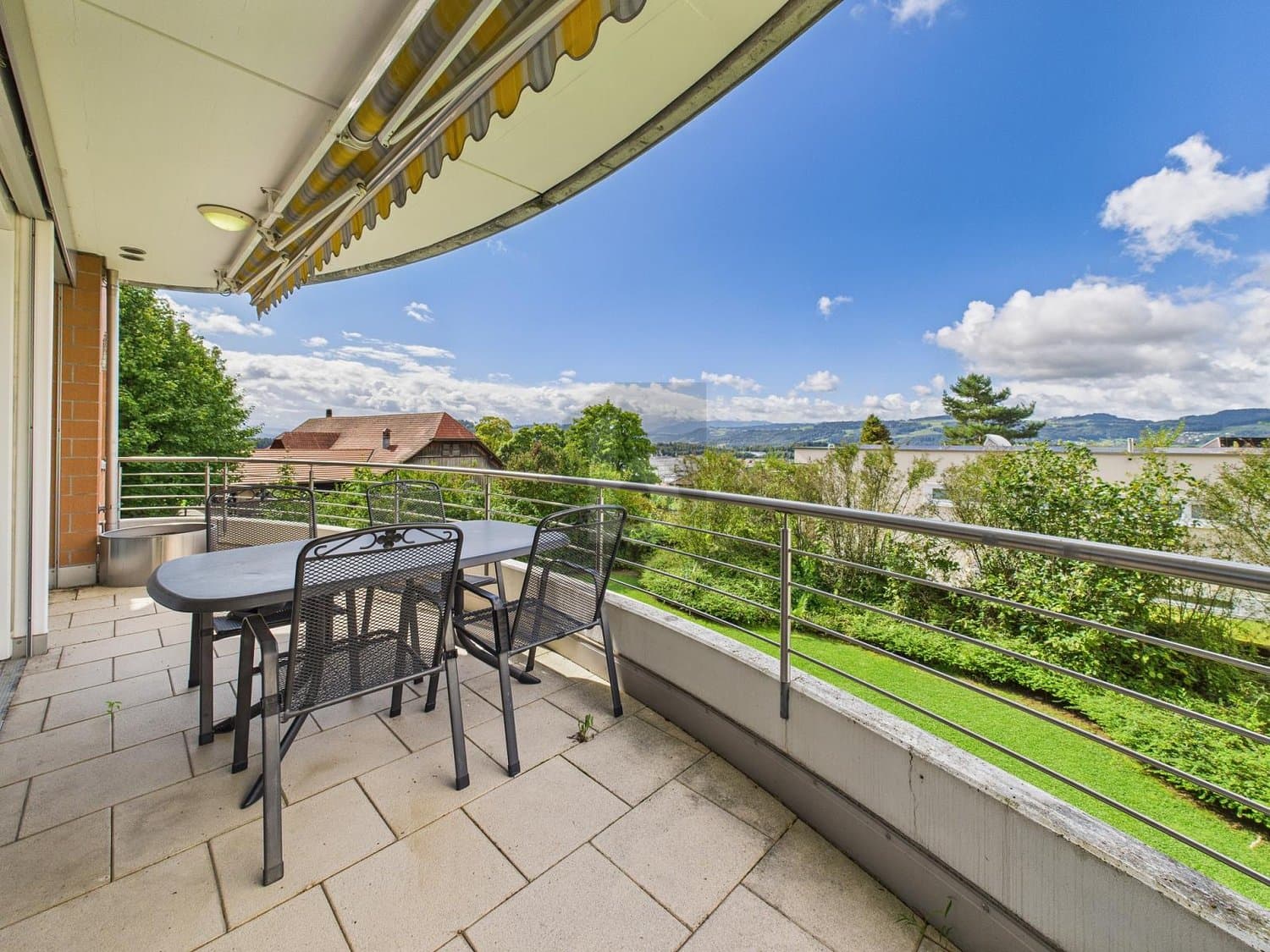 GROSSZÜGIG, (TEIL-)MÖBLIERT & AN BESTER LAGE