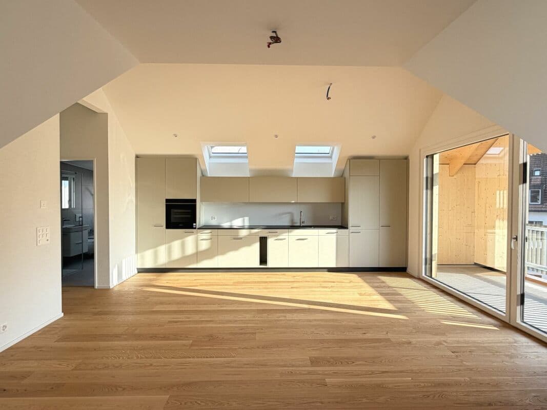 frisch fertiggestellte Dachwohnung mit Wohlfühlcharakter
