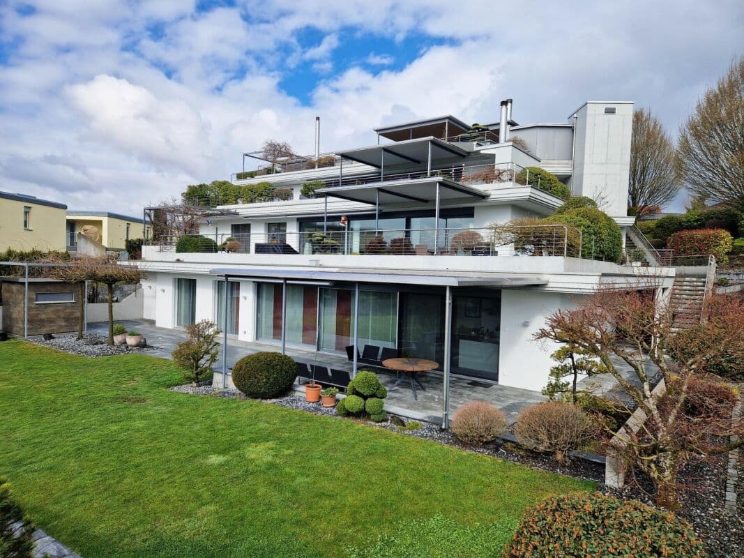 Grandiose, luxuriöse Terrassenwohnung mit Blick in die Berge