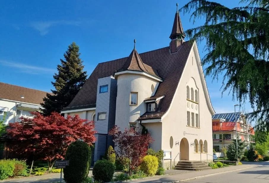 Aussergewöhnliche Dachwohnung in der Kapelle
